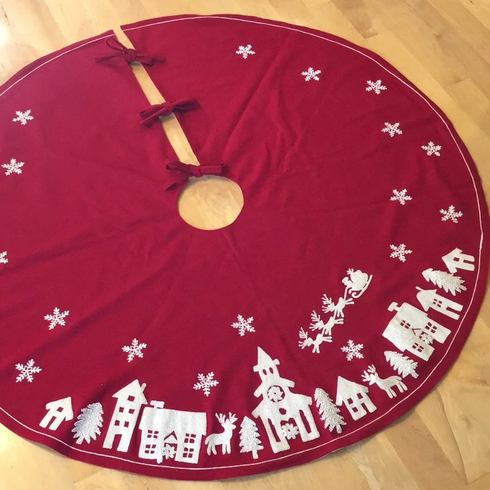 HOUSE & GARDEN | Wool Blend Embroidered Christmas Tree Skirt